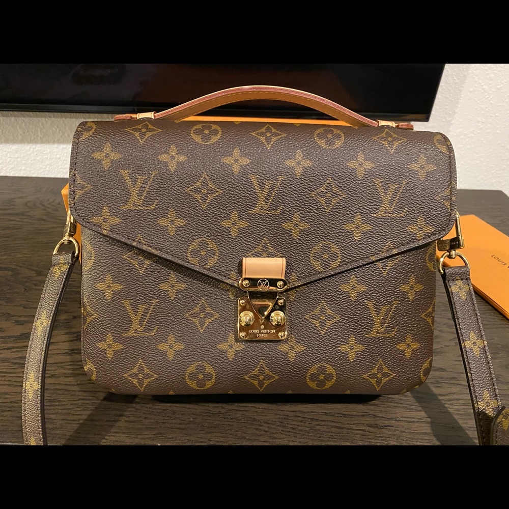 Louis Vuitton Pochette Metis